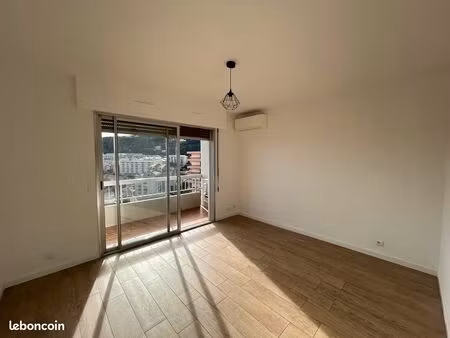 appartement t1 bis avec terrasse  parking et cave à bastia (annonciade)
