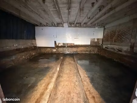 bâtiment local garde meubles