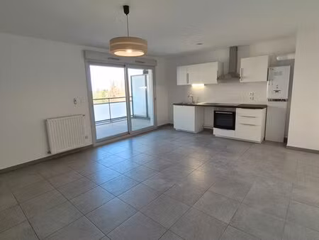 beau t3 avec box fermé et balcon sainte-foy-lès-lyon – très bon état