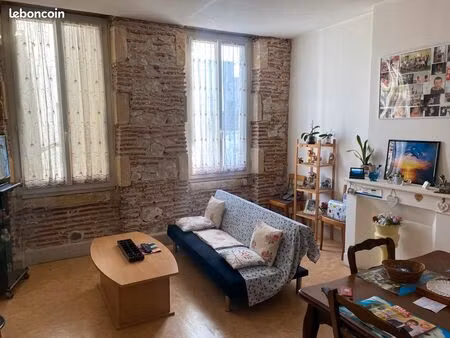 grand t2 rénové proche centre ville