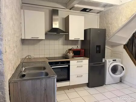 petite maison de ville meublée - centre ruelle