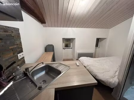 location studio meublé