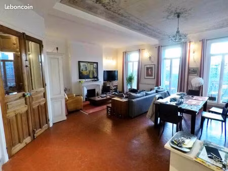 t3 meublé 117m2  rue chalucet vue sur jardin 