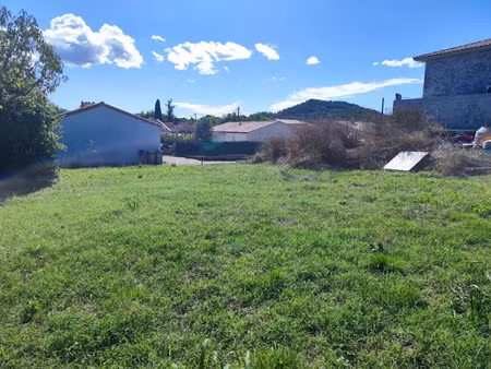 vente terrain 501 m² à carnoules (83660)  164 000 €