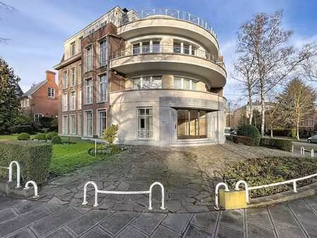 appartement lumineux de 148 m²  3 chambres et 2 parkings