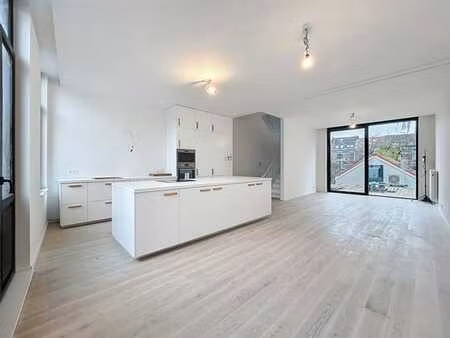 immo regard - une porte qui s'ouvre - 02 653 09 40