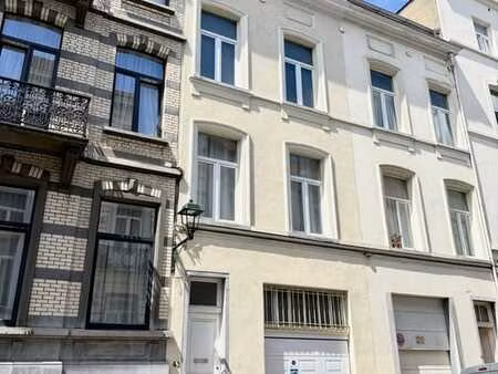 maison rénovée avec garage - situation exceptionnelle