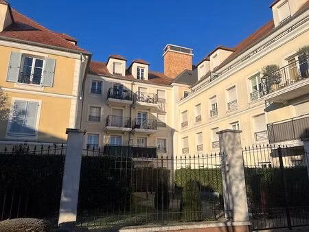 2 pièces avec cave et parking