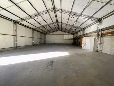 entrepot à louer dans le zoning industriel de waremme