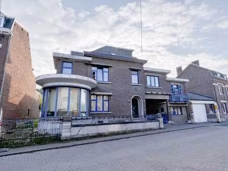 ancienne maison de repos à rénover rue des awirs numéro 209