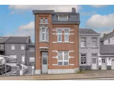 bel maison de 148m² a renover comprenant 3 chambres