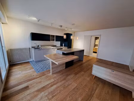 a louer - montreuil - 2 pièces avec balcon