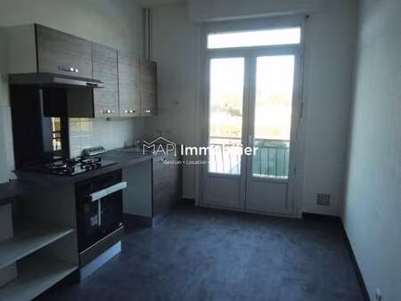 location appartement 3 pièces à hennebont (56700) : à louer 3 pièces / 82m² hennebont