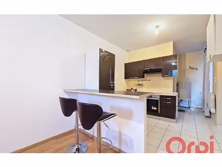 location appartement  26 m² t-1 à lyon 3  590 €