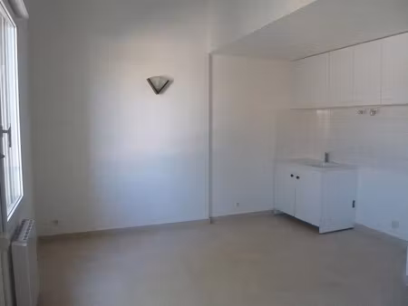 location appartement 2 pièces 40 m² à rognonas (13870)  550 €