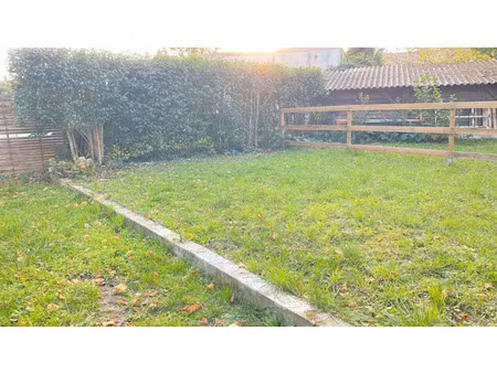 location appartement 1 pièce 24 m² à blanquefort (33290)  560 €