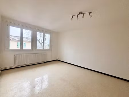 location appartement 3 pièces 77 m² à castelnaudary (11400)  590 €