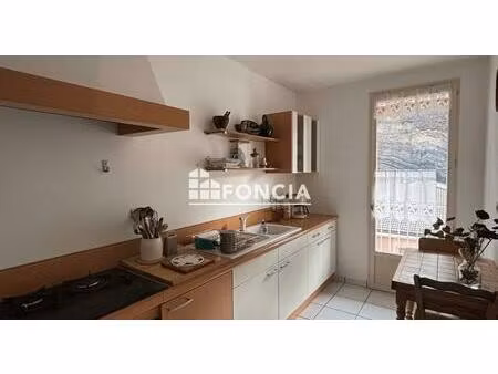 digne  t3 avec balcons et caves