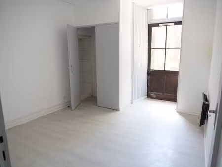 appartement t2 avec cour en coeur de village