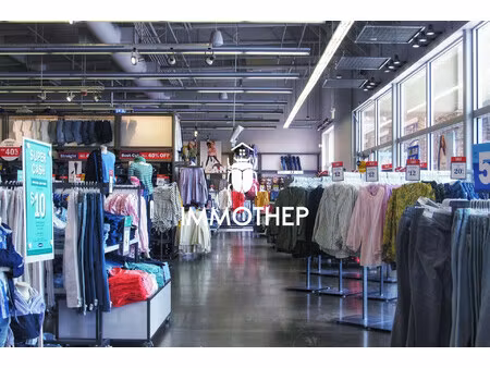 local commercial zone commerciale comboire