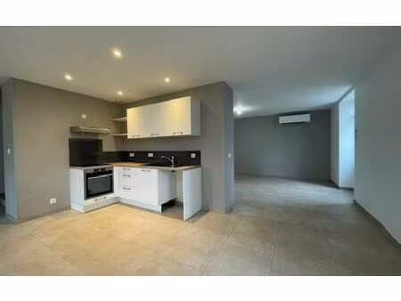 location maison  m² t-4 à sainte-colombe-en-bruilhois  1 185 €