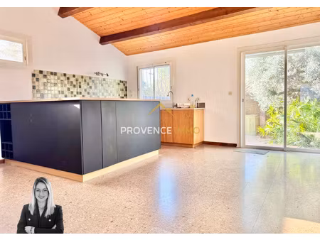 le cachet de la maison de ville avec un exterieur