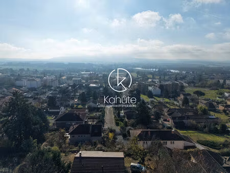 terrain de 944 m2 avec vue panoramique situé à trévoux  ces de 20%  quartier résidentiel e