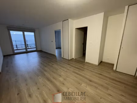 appartement t2 récent - la pardieu - parking - lli