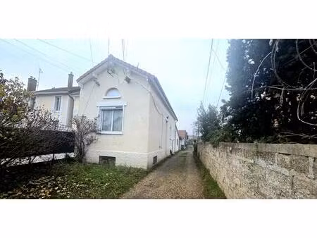 maison de ville en plein cœur des mureaux avec jardin de 200m2