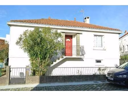 vente maison à montaigu-vendée (85600) : à vendre / 70m² montaigu-vendée