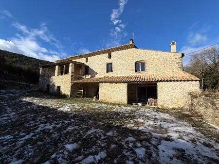 26110  maison en pierre  site exceptionnel.