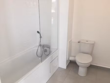location appartement 3 pièces 64 m² à courcouronnes (91080)  1 071 €