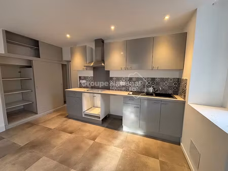 location appartement 3 pièces 68 m² à beaumes-de-venise (84190)  690 €