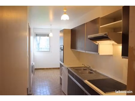 loue grand appt f.2 dans résidence a bagnoles de l'orne