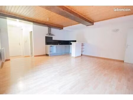 t3 54m² à louer chavagnes en paillers - libre