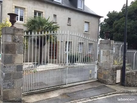 à louer place de parking à l’année dans une résidence de qualité et sécurisé