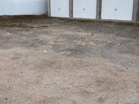 garage à loyer rue d’ ulm - quartier sainte thérèse