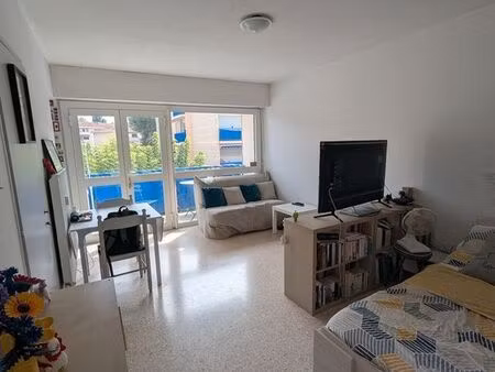 studio 1 pièce 30 m²