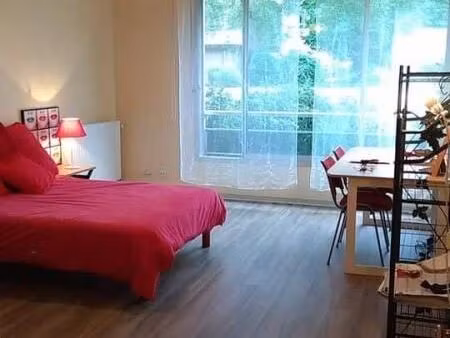 studio 1 pièce 31 m²