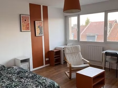 studio 1 pièce 33 m²