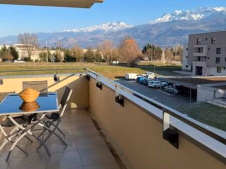 loue beau t3 avec box fermé