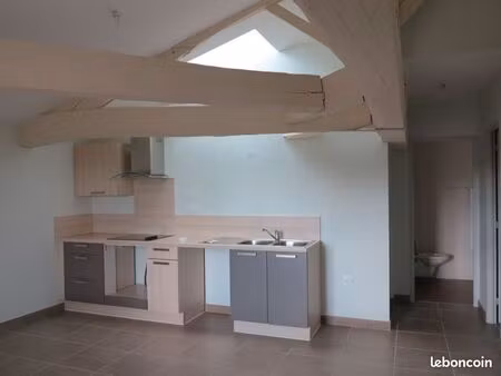 t2 lumineux en bord de saône – parking – sans vis-à-vis