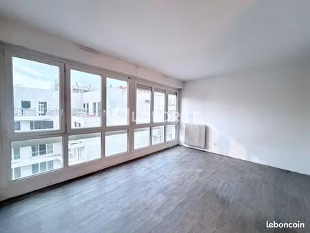 studio 1 pièce 28 m²