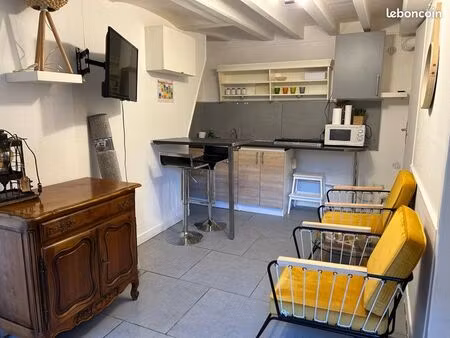 f2 proche plage 460 meublé