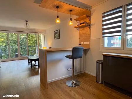 joli t3 avec ascenseur et balcon à quimper