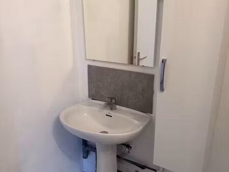 mignon studio de 15m2 proche place de la liberté