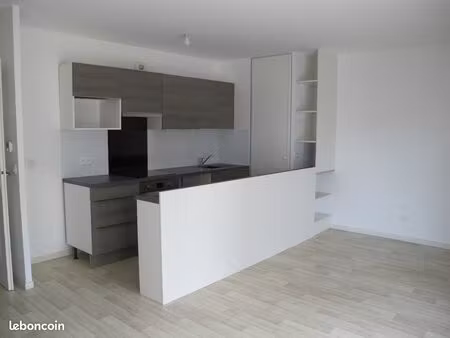 appartement t3 – résidence arboria – st-jean-de-la-ruelle – 63 53 m² - 800