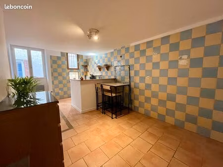 studio 30 m² – centre de salernes – disponible immédiatement