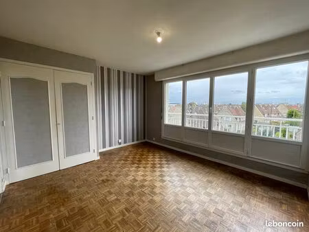 studio 1 pièce 28 m²