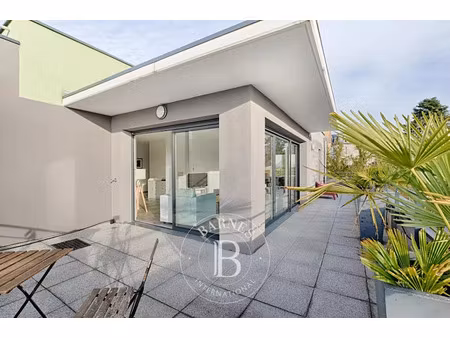 location meublée appartement 4 pièces 93 m² à metz (57000)  1 690 €